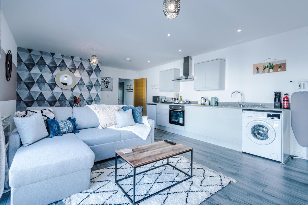 Stunning 2 Bed Apt By Greenstay Serviced Accommodation - Located In Formby Village - Perfect For Short & Long Stays - Couples, Friends & Families & Business Travellers All Welcome - Dog Friendly - 7 Exterior foto