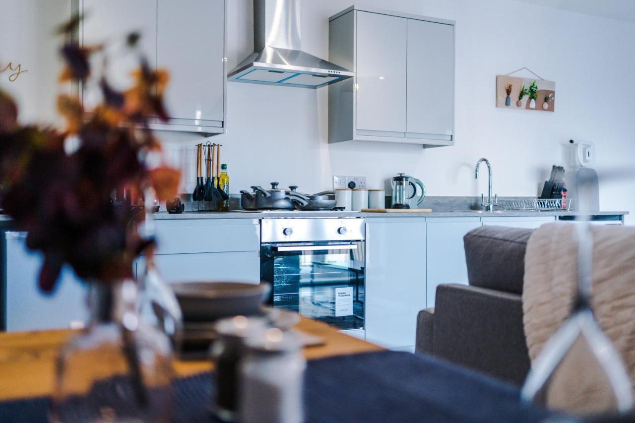 Stunning 2 Bed Apt By Greenstay Serviced Accommodation - Located In Formby Village - Perfect For Short & Long Stays - Couples, Friends & Families & Business Travellers All Welcome - Dog Friendly - 7 Exterior foto