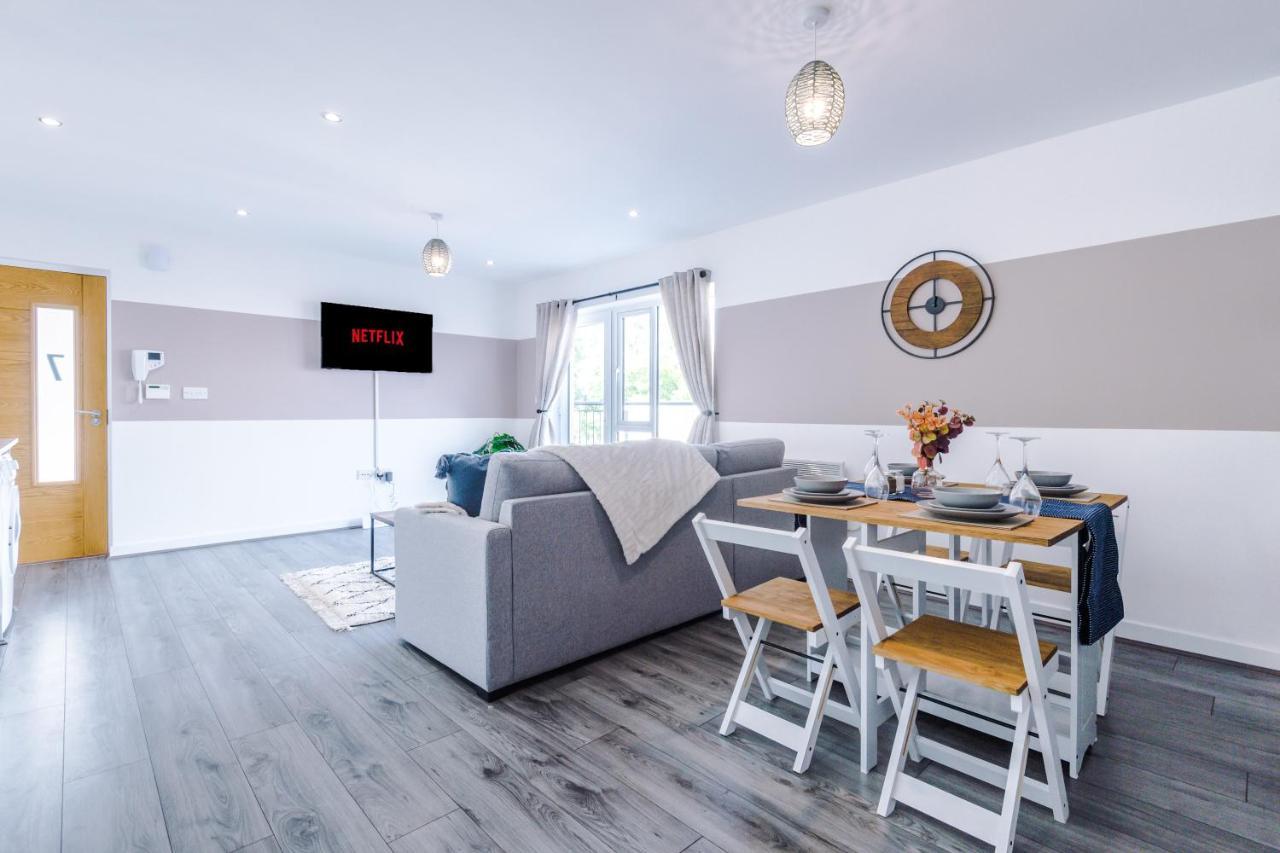 Stunning 2 Bed Apt By Greenstay Serviced Accommodation - Located In Formby Village - Perfect For Short & Long Stays - Couples, Friends & Families & Business Travellers All Welcome - Dog Friendly - 7 Exterior foto
